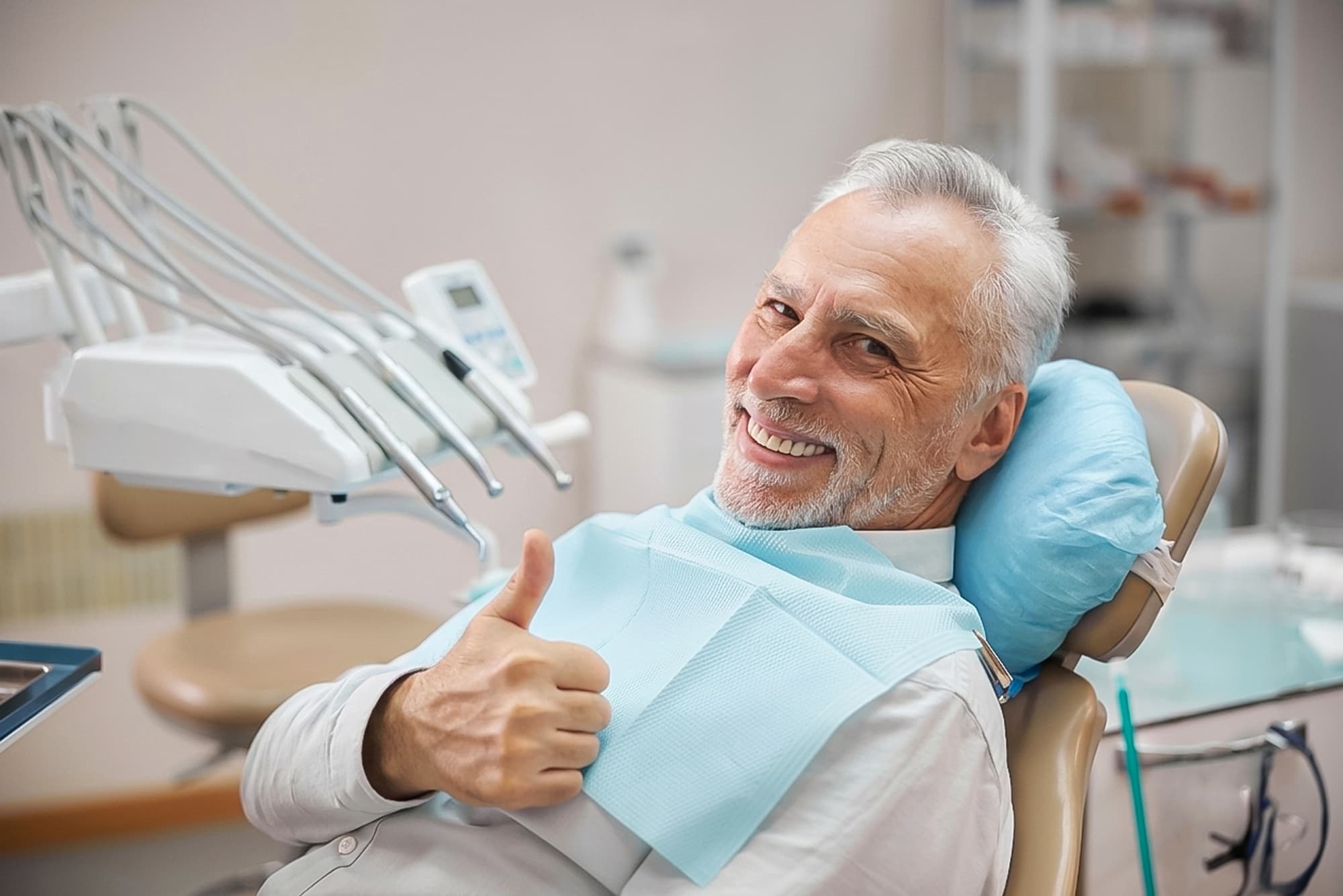 Dental implant treatment at Roomchang Dental Hospital