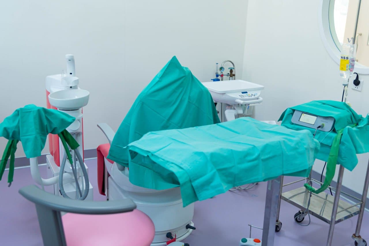 Oral surgery treatment at Roomchang Dental Hospital